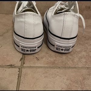 White leather converse/ 6/ women